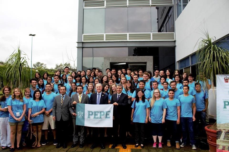 PEPE staff (pepitos), faculty and our summer 2016 class of students with the executive vice president of the University of Guadalajara. 